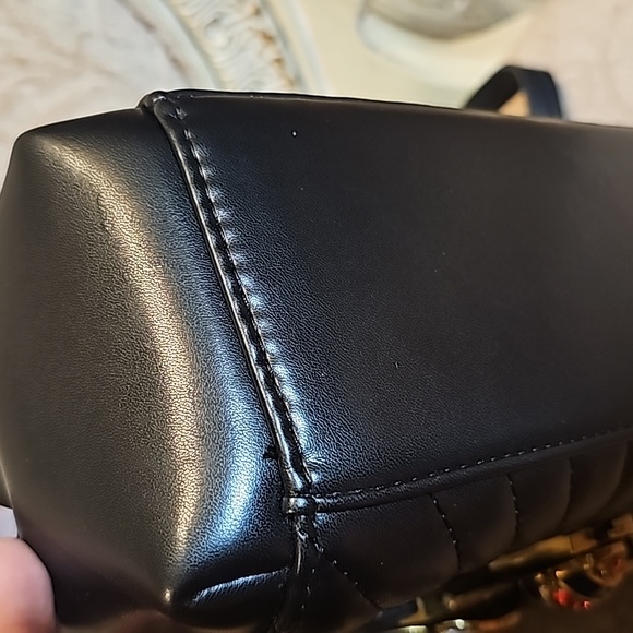 Beautiful!! bag, excellent condition except for some marks on back as shown - Picture 6 of 12